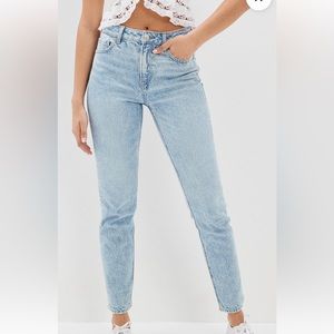 American Eagle Strigid Mom Jeans